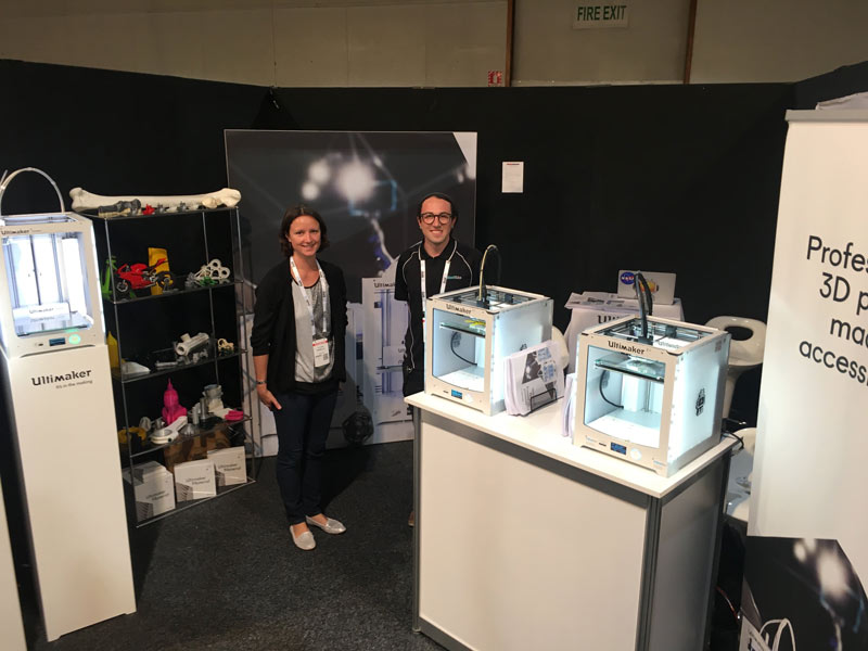 Jase and Fay standing in Ultimaker showroom